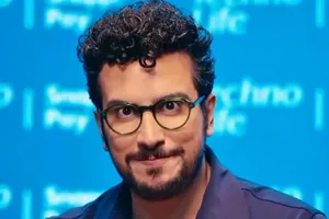 امیرحسین قیاسی: ۱۹ سالگی با موتور جلوی مدرسه دخترانه می‌رفتم!