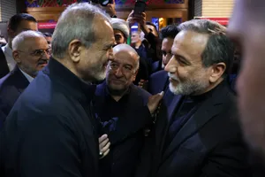 ویدیو مراسم ختم خواهر عباس عراقچی در مسجد نور