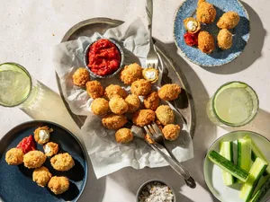 طرز تهیه زیتون سوخاری و ترد: یک پیش‌غذای جذاب و خوشمزه