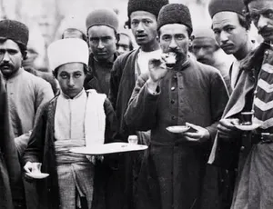 تصویر دیده‌نشده از «هات چاکلت» خوردن تهرانی‌ها در زمان ناصرالدین شاه