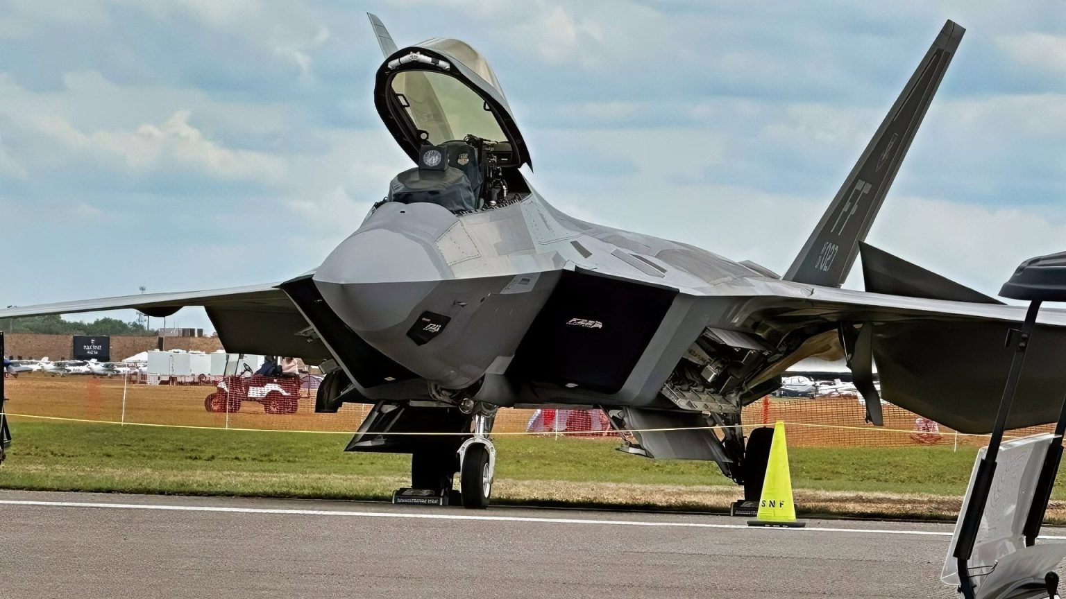 Su-47 Berkut پروژه جاهطلبانهای که شکست خورد؛ چرا روسیه فقط یک فروند جنگنده Su-47 Berkut ساخت؟