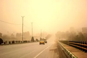گردوغبار، دید افقی را در یزد به زیر ۳۰۰۰ متر رساند