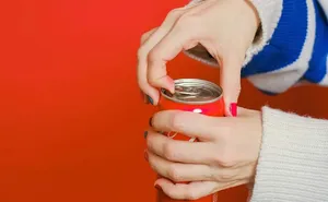 پایان یک باور رایج؛ نوشیدنی رژیمی با شیرین فرقی ندارد