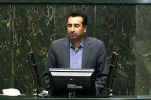انتقاد از پلیس به خاطر تعلل در صدور گواهینامه موتورسیکلت زنان: صدور گواهینامه زنان یک مطالبه عمومی است