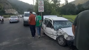 برخورد دو خودروی پراید در جویبار ۱۰ مصدوم برجای گذاشت (فیلم)