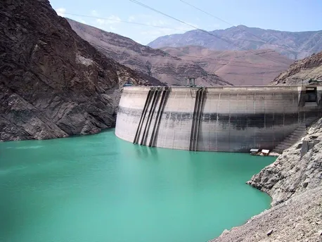 وزیر نیرو: 15 میلیارد مترمکعب در منابع آبی عقب ماندگی داریم